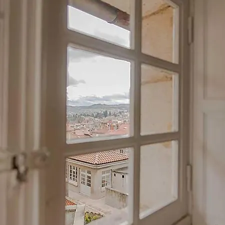 Maison Au Loup: 16th Century In Old Town