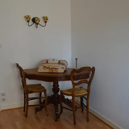 Bed & Breakfast Maison Au Loup: 16th Century In Old Town Le Puy-en-Velay