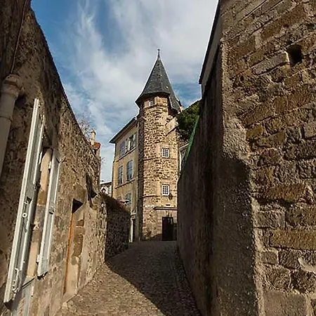 Bed & Breakfast Maison Au Loup: 16th Century In Old Town Le Puy-en-Velay