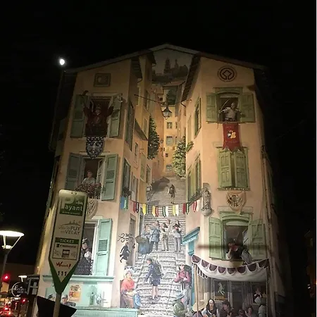 Bed & Breakfast Maison Au Loup: 16th Century In Old Town Le Puy-en-Velay