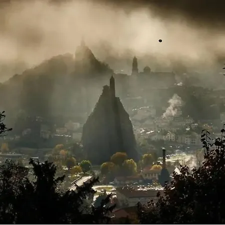 Maison Au Loup: 16th Century In Old Town Bed & Breakfast Le Puy-en-Velay