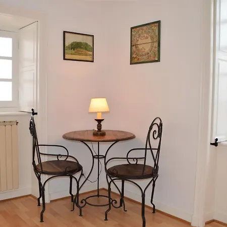 Bed & Breakfast Maison Au Loup: 16th Century In Old Town Le Puy-en-Velay