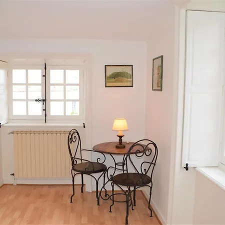 Maison Au Loup: 16th Century In Old Town Bed & Breakfast *