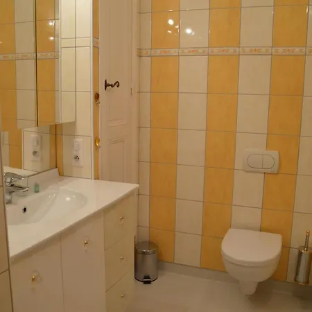 Bed & Breakfast Maison Au Loup: 16th Century In Old Town